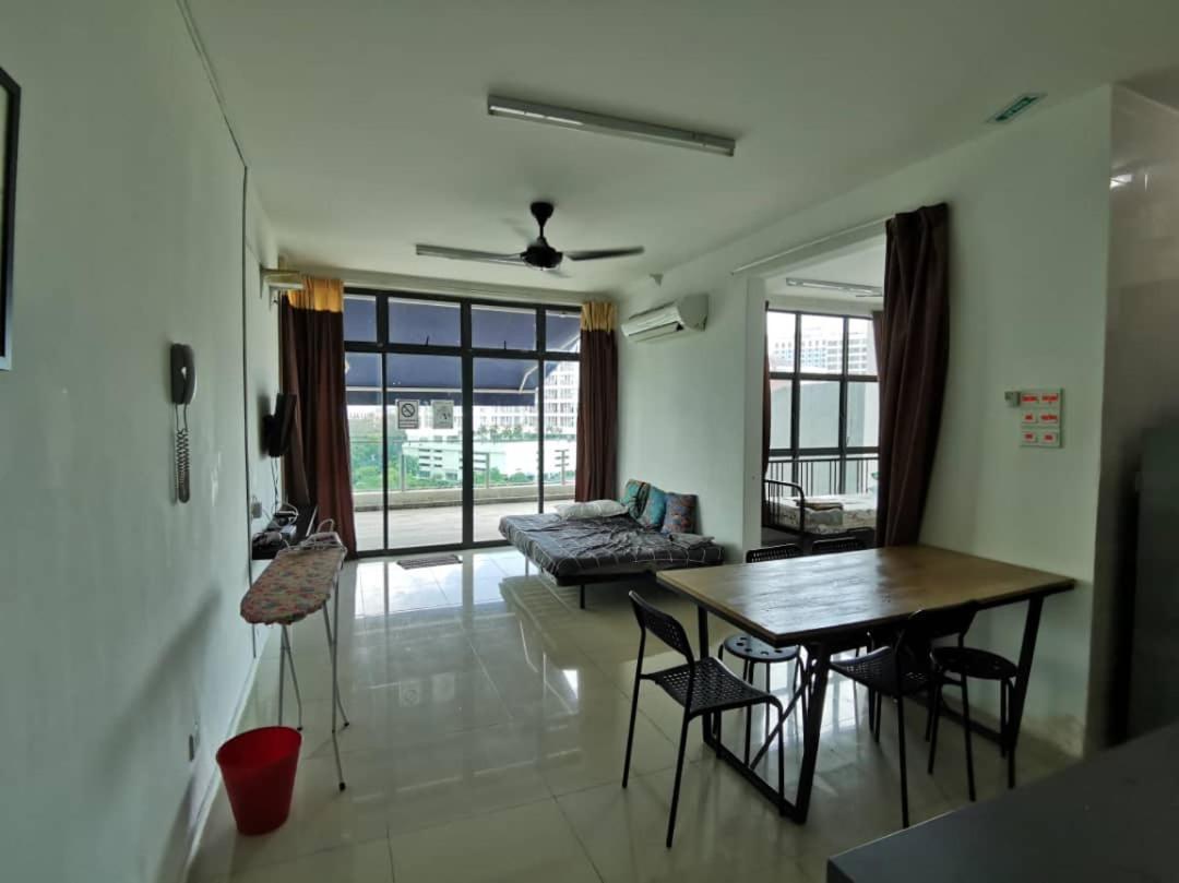 Vista Alam Serviced Apartment Near Idcc Sacc Pkns Uitm Msu Avisena Shah Alam Exterior foto