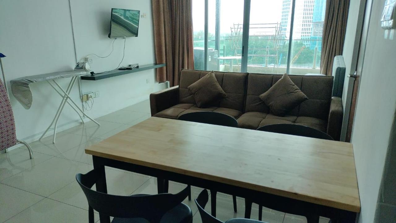 Vista Alam Serviced Apartment Near Idcc Sacc Pkns Uitm Msu Avisena Shah Alam Exterior foto